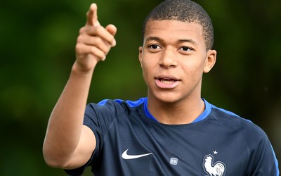 绿茵电竞热议-突尼斯队防守漏洞百出连丢三球